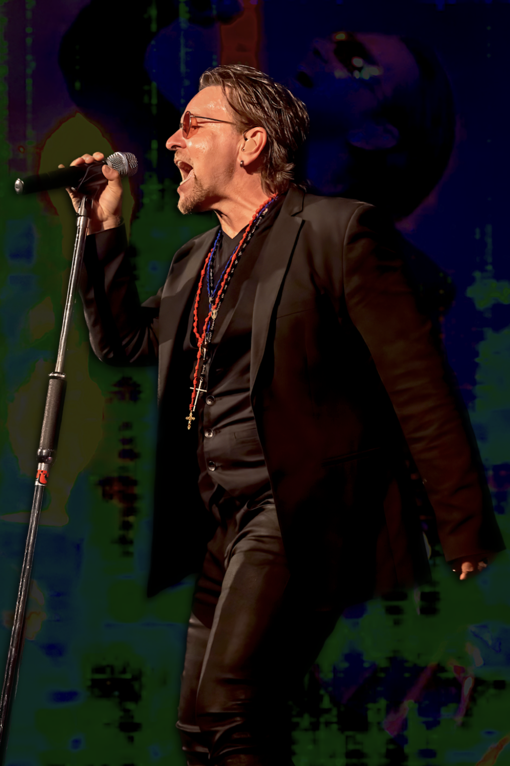 LOVEU2 - The U2 Experience